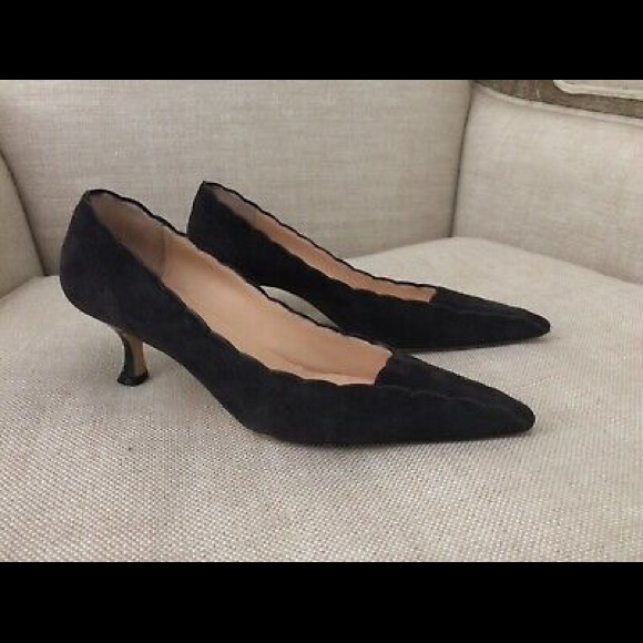 Manolo Blahnik Pumps Grey Suede Scalloped Work 7.5